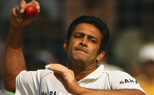 যে পারফরম্যান্সের কারনে সাধারণ স্পিনার থেকে কিংবদন্তি হয়ে ওঠেন : কুম্বলে