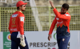 খেলা চলার সময় আম্পায়ারকে যে ইশারা করে জরিমানা গুনলেন সোহান