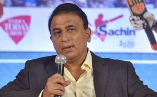 ক্রিকেটারদের নষ্ট করে দিলো টাকা : গাভাস্কার