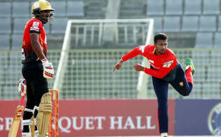 পয়েন্ট টেবিল পাল্টে দিয়ে কোয়ার্টার ফাইনাল নিশ্চিত করলো ৪ দল
