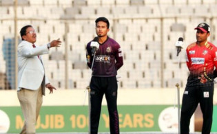 ফাইনালে ওঠার লড়াইয়ে শেষ হলো চট্টগ্রাম ও কুমিল্লা ম্যাচের টস