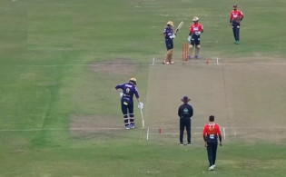 ফাইনালে উঠার লড়াইয়ে কুমিল্লাকে বিশাল রানের টার্গেট দিলো চট্টগ্রাম