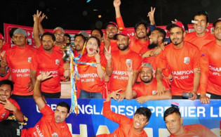 বিপিএলের অন্য আসরে বড় বড় পুরস্কার থাকলেও এই বিপিএলে থাকছে সাদামাটা পুরষ্কার