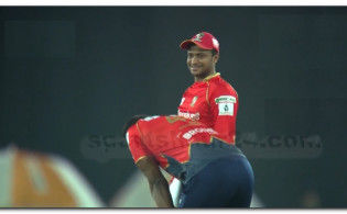 উড়তে থাকা কুমিল্লাকে যেন রসি দিয়ে বেধে রেখেছে বরিশাল