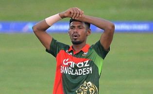 সাকিবের দেখানো পথেই হাটলেন মুস্তাফিজ