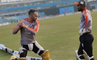 বাংলাদেশে লেগ স্পিনার না থাকায় যা বললেন : ডু প্লেসি