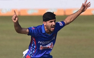 ৯ রানে ৪ উইকেট নিয়েও ফারুকির লজ্জার রেকর্ড