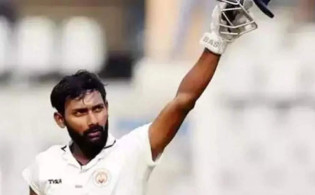 কষ্ট বুকে জমা রেখে মেয়েকে সৎকার করে এসে খেলতে নেমে করলেন সেঞ্চুরি