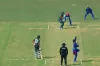 ব্যাটিং নেমেছে বাংলাদেশের ‘হ্যান্ডসাম বয়’