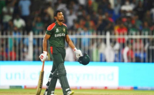 ব্যর্থতার বৃত্তে ঘুরতে থাকা রিয়াদের সামনে নতুন চ্যালেঞ্জ