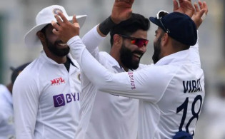 জাদেজাকে নিয়ে বাজি ধরছেন রোহিত শর্মা