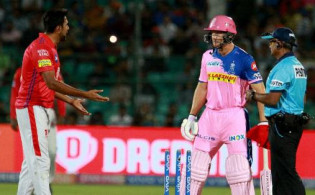 বলে লালা ব্যবহার নিষিদ্ধ, ম্যানকাড নিয়ে এলো নতুন সিদ্ধান্ত