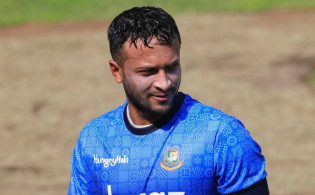 ব্রেকিং নিউজ: দেশে ফিরছেন সাকিব