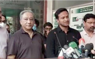 এইমাত্র পাওয়া : বৈঠক শেষে হঠাৎ সিদ্ধান্ত বদল করলেন সাকিব