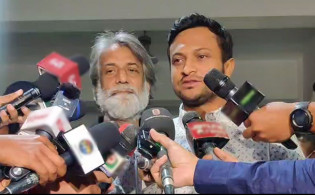 দ:আফ্রিকা যাওয়ার আগে বিমানবন্দরে সাড়ে ৫ মিনিটে বিশেষ কিছু বলে গেলেন সাকিব