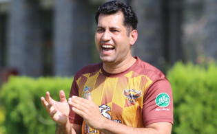 ৩৫ বছরের ক্রিকেটার প্রথমবারের মত পেলো পাকিস্তানের জাতীয় দলে
