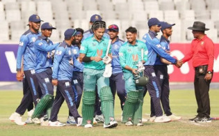 আবারও সৌম্যর ব্যাটিংয়ে বিশাল জয় পেলো দল