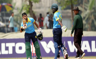 চার ছক্কার ঝড়ে ৬৩ বলে সেঞ্চুরি হাঁকালেন শামীম পাটোয়ারীর