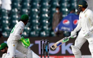 অস্ট্রেলিয়া ও পাকিস্তান ম্যাচে নতুন মোড়