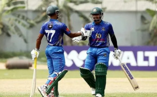 ৩ বার ৯০ এর ঘরে আউটের পর অবশেষে পেলেন সেঞ্চুরির দেখা