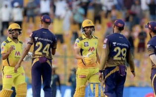 ধোনি-জাদেজার ব্যাটে কলকাতাকে বিশাল রানের টার্গেট দিলো চেন্নাই