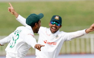 দক্ষিণ আফ্রিকা ৩২০ রানে আটকে দেওয়া সম্ভব ভাবছেন ডোমিঙ্গো