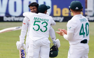 দুর্ঘটনার কারনে বাংলাদেশ ও দ:আফ্রিকার ম্যাচ