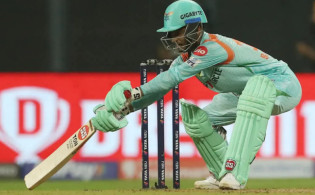 চলছে আইপিএল : ব্যাটিংয়ে লখনৌ, ৩ ওভার শেষে সর্বশেষ স্কোর