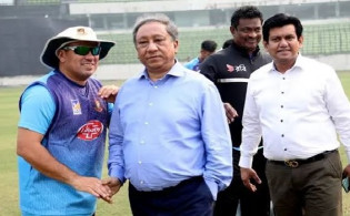 ১৫ জন ক্রিকেটারের ১১ জনই ডোমিঙ্গোকে নিয়ে এমন কথা বলবে