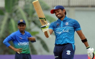 বিজয়ের লড়াকু ইনিংসের পরও দলের হার