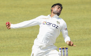 আবারও ১৩৩ বছর আগের ঘটনা নতুন করে ঘটালেন মিরাজ