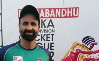 চ্যাম্পিয়নদের হারিয়ে শীর্ষে ইমরুলরা