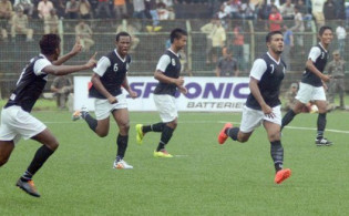 পাঁচ গোলে জিতে পয়েন্ট টেবিলে পাঁচ