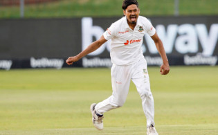 ৪০০ পেরোলো দক্ষিণ আফ্রিকা...