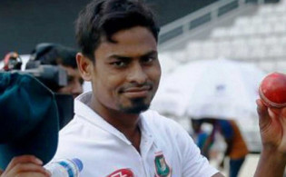 আউট আউট আউট- তাইজুলের ঘূর্ণিতে অলআউটের পথে প্রোটিয়ারা
