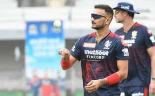 চরম দু:সংবাদ : আইপিএলে নেমে এলো শোকের কালো ছায়া মারা গেলেন