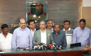 চরম দু:সংবাদ : বাংলাদেশ দলের দায়িত্ব ছাড়লেন কোচ