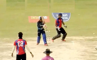 w,w,w,w,w,w, ১ ওভারে ৬ উইকেট, ক্রিকেট বিশ্বে তোলপাড়,ঘটে গেলো অবিশ্বাস্য এক ঘটনা