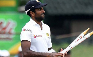 অনশনে বসলেন শ্রীলঙ্কার সাবেক ক্রিকেটার