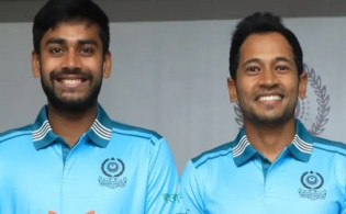 দারুন সুখবর পেলো মুশফিক-মিরাজ, নতুন দলে সুপার সিক্সে খেলবেন দুইজন