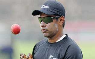 নতুন বোলিং কোচ হলেন চামিন্দা ভাস