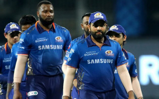 ৩ ক্রিকেটারকে ছেড়ে দিয়ে এখন মাথা খুটছে মুম্বাই