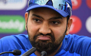 রেগে আগুন টানা ৮ ম্যাচের হারের জন্য যাদেরকে দায়ি করলেন রোহিত