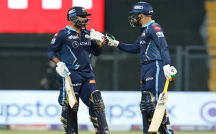 রশিদ খানের অবিশ্বাস্য ব্যাটিংয়ে শেষ হলো ম্যাচ