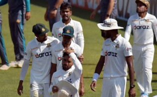 বিসিবির সিদ্ধান্তে অবাক অনেকেই : এনামুল বা নাঈম নয় হুট করে টেস্ট স্কোয়াডে অন্য টাইগার ক্রিকেটার