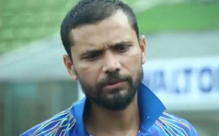 পা কেটে হাসপাতালে ভর্তি মাশরাফি,দেওয়া হয়েছে ২৭টি সেলাই