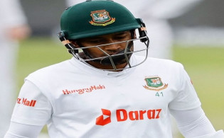 হঠাৎ করেই মুশফিককে নিয়ে যা বললেন পাপন