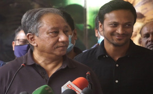 স্বেচ্ছায় না সরলে সিনিয়রদের নিয়ে সিদ্ধান্ত নেবে বোর্ড