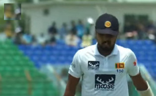 উইকেট, উইকেট, উইকেট, দেখেনিন সর্বশেষ স্কোর