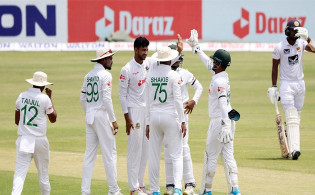 নাঈমের আরও ‘২’ শিকার, দেখেনিন সর্বশেষ স্কোর